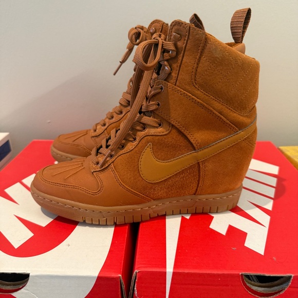 Nike Brown Women's Dunk Sky Hi 2.0 Sneakerbootb Tawny Gum 684954 200 6.5 EUC - Picture 3 of 8